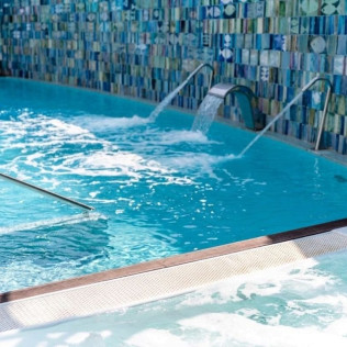 Circuito de Aguas y Masaje de Aromaterapia en Alàbriga Hotel & Home Suites 5* GL (Sant Feliu de Guíxols, Girona)