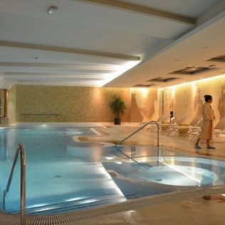 Circuito Spa, Masaje Relajante y Desayuno en Hotel Beatriz Toledo Auditorium & Spa 4* (Toledo)