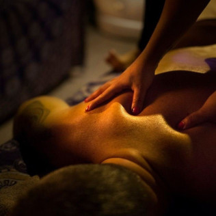 Masaje para dos en Cabina VIP con Cócteles y Jacuzzi Privado en Ananda Spa (Barcelona)