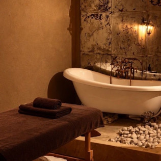 Masaje a Elegir con Baño Aromático Privado, Cava y Bombones para dos (Barcelona)