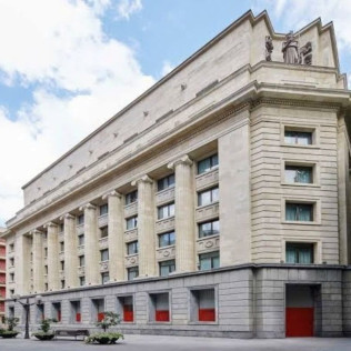 Masaje Bienestar, con Aromaterapia o Deeptissue en Radisson Collection Bilbao 5* (Bilbao, Vizcaya)