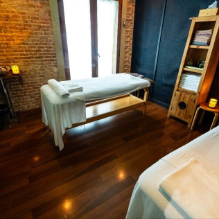 Masaje Relajante 50' en Esenzias Spa (Madrid)
