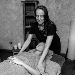 Masaje Relajante 50' en Esenzias Spa (Madrid)