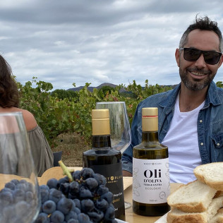 Visita a Masetplana con Cata de Vino y Aceite y Visita a Búnker para dos (Garriguella, Girona)