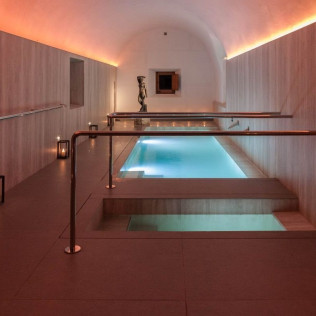 Circuito Spa y Menú Degustación para dos en Hotel Finca Llongarriu 4* (Vall de Bianya, Girona)