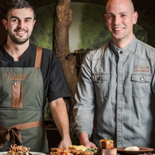 Menú Tradicional Salmantino con Vino en Hospes Palacio de San Esteban 5* (Salamanca)