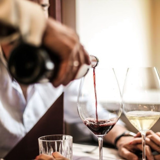 Menú Degustación de 6 Platos con Vino o Champagne en Restaurante Malvar del Hotel Hospes Puerta de Alcalá 5* (Madrid)
