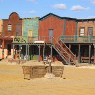 Entrada a Oasys MiniHollywood con Buffet (Tabernas, Almería)
