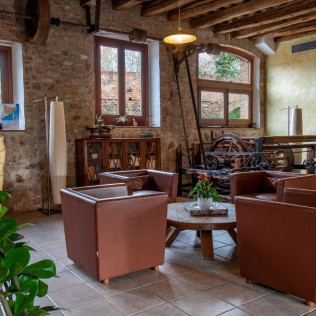 Escapada con Desayuno en Hotel Molí de la Torre (Bigues i Riells, Barcelona)