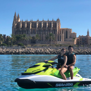 Excursión en Moto Acuática por la Catedral de Palma o la Reserva Natural "Los Deltas" (Mallorca)