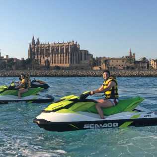 Excursión en Moto Acuática por la Catedral de Palma o la Reserva Natural "Los Deltas" (Mallorca)