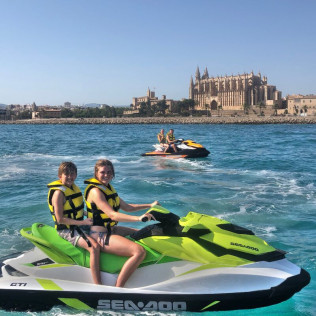 Excursión en Moto Acuática por la Catedral de Palma o la Reserva Natural "Los Deltas" (Mallorca)