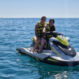 Salida en Moto de Agua para 1 o 2 personas (Castelldefels, Barcelona)