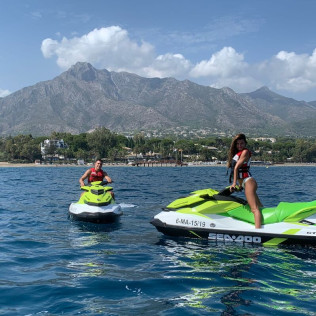 Excursión guiada 1 hora en moto de agua biplaza (Marbella, Málaga)