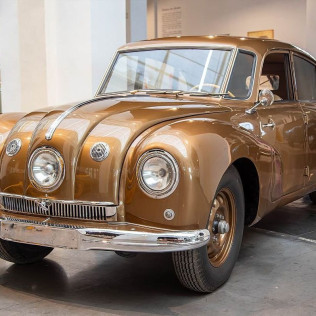 Entrada al Museo del Automóvil y la Moda de Málaga (Málaga)