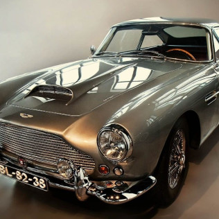Entrada al Museo del Automóvil y la Moda de Málaga (Málaga)