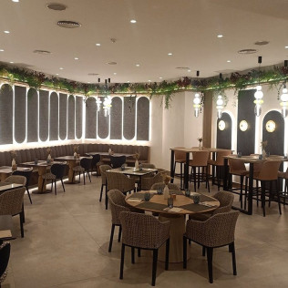 Circuito Spa y Comida o Cena en Hotel ILUNION Les Corts 4* - NATUR Spa (Barcelona)
