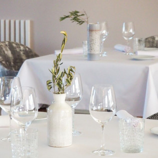 Escapada con Botella de Vino y Opción a Cena Degustación en Villa Suite de Natura Resorts (Casalarreina, La Rioja)