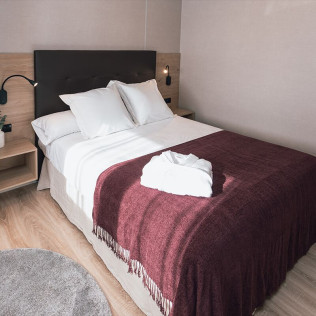 Escapada con Botella de Vino y Opción a Cena Degustación en Villa Suite de Natura Resorts (Casalarreina, La Rioja)