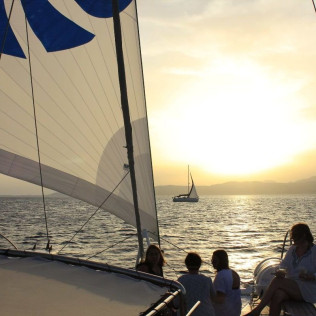 Navegación en Catamarán para ver la Puesta de Sol con Baño y Cena (Mallorca) 