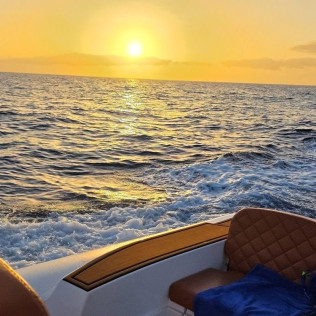Sunset Connection: Salida Privada en Barco con Snorkel, Aperitivo Mediterráneo y Cava (Arguineguín, Las Palmas de Gran Canaria)