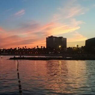 Navegación en Crucero con Música Jazz & Chill Out (Barcelona)