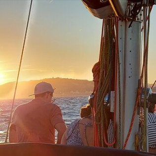 Puesta de Sol en Velero Compartido (Barcelona)
