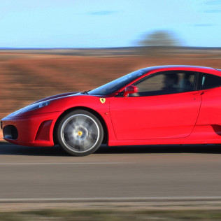 Conducir Ferrari y Lamborghini en Carretera (5 localizaciones)