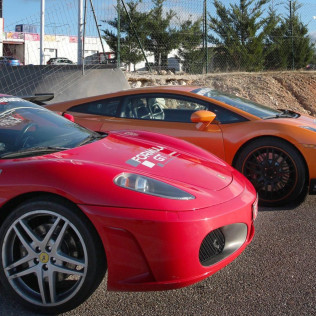 Conducir Ferrari y Lamborghini en Carretera (5 localizaciones)