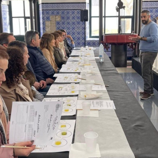 Oleoturismo ‘Hacienda La Laguna’: Entrada y Visita al Museo y Taller de Iniciación a la Cata de Aceites para dos (Puente del Obispo, Jaén)