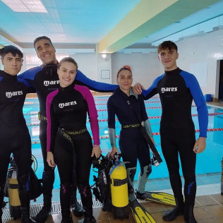 PADI Discover Scuba Diving: Bautizo de Buceo en Piscina (Madrid)