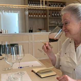 Visita a Bodega con Cata de Vinos y Aperitivo para dos en Palacio de Villachica (Toro, Zamora)