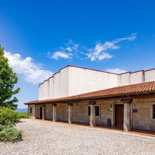 Circuito Termal Palacio del Agua con Comida en Balneario de Mondariz y Visita a Bodegas Señorío de Rubiós con Cata para dos (Pontevedra)