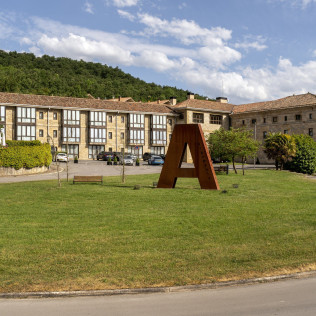 Mesa para dos: Comida o Cena para dos personas en Parador de Argómaniz (Álava)