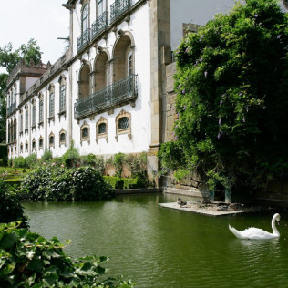 Escapada con Desayuno para dos personas en Parador Casa da Ínsua (Portugal)