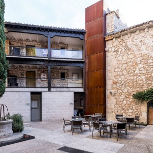 Mesa para dos: Comida o Cena para dos personas en Parador de Alarcón (Cuenca)