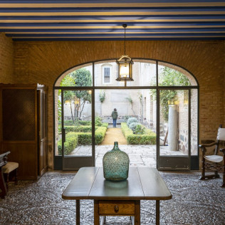 Escapada con Desayuno y Comida o Cena para dos personas en Parador de Almagro (Ciudad Real)