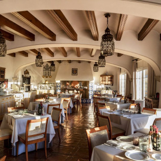 Escapada con Desayuno y Comida o Cena para dos personas en Parador de Arcos de la Frontera (Cádiz)