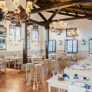 Mesa para dos: Comida o Cena para dos personas en Parador de Baiona (Pontevedra)