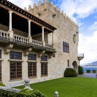 Mesa para dos: Comida o Cena para dos personas en Parador de Baiona (Pontevedra)