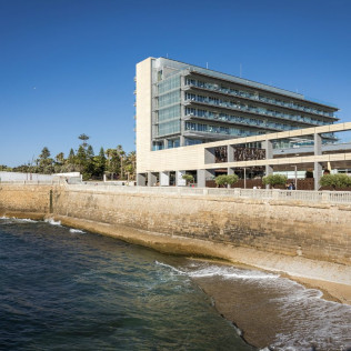 Escapada con Desayuno y Comida o Cena para dos personas en Parador de Cádiz (Cádiz)
