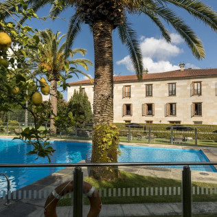 Mesa para dos: Comida o Cena para dos personas en Parador de Cambados (Pontevedra)