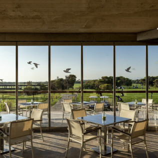 Escapada con Desayuno y Comida o Cena para dos personas en Parador de El Saler (Valencia)