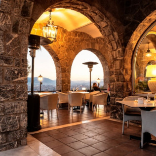 Mesa para dos: Comida o Cena para dos personas en Parador de Málaga Gibralfaro (Málaga)