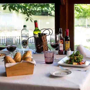 Mesa para dos: Comida o Cena para dos personas en Parador de Gijón (Asturias) 