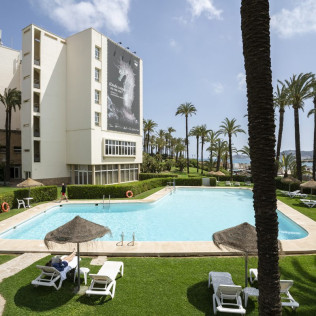 Escapada con Desayuno y Comida o Cena para dos personas en Parador de Jávea (Alicante)