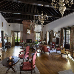 Escapada con Desayuno y Comida o Cena para dos personas en Parador de La Gomera (Santa Cruz de Tenerife)