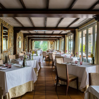 Escapada con Desayuno y Comida o Cena para dos personas en Parador de Málaga Gibralfaro (Málaga)