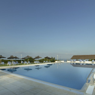 Escapada con Desayuno y Comida o Cena para dos personas en Parador de Mazagón (Huelva)