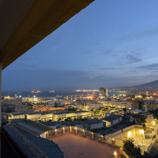 Escapada con Desayuno y Comida o Cena para dos personas en Parador de Melilla (Melilla)